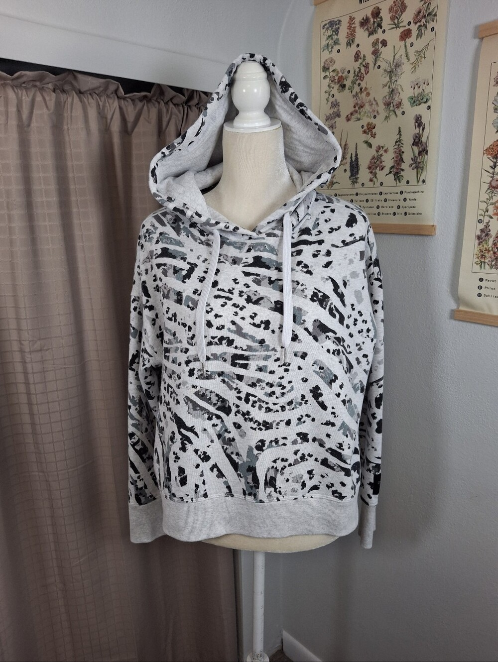 Calvin Klein CK Performance Pullover Hoodie Gray Animal Print Size Large